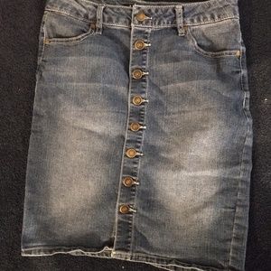 D. Jeans Modest Denim Pencil Skirt